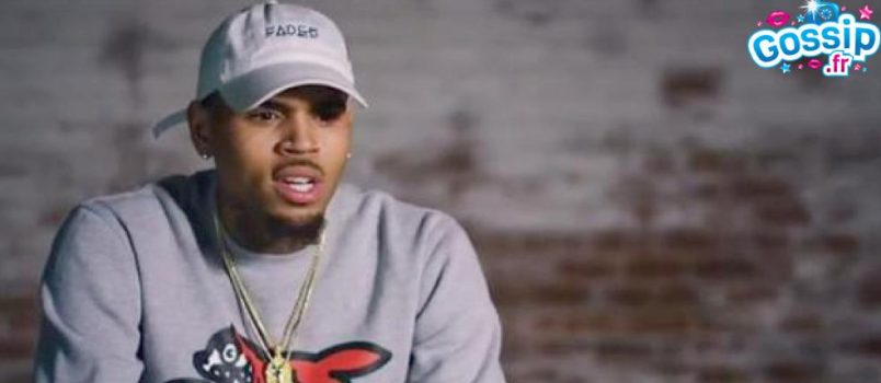 Chris Brown: Il vend des t-shirts insultant celle qui l'accuse de viol!