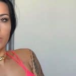 Shanna Kress fait grimper la température avec un cliché hot pour la sortie de son single!