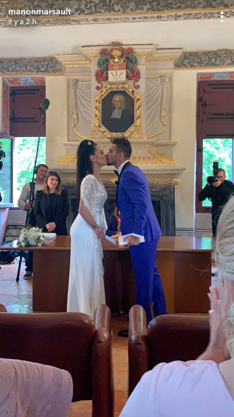 Mariage Manon Et Julien Robe Julien Tanti et Manon Marsault officiellement mariés ! Découvrez les  première images du mariage civil ! - Gossip