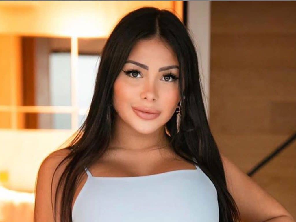 Maeva Qui Veut Epouser Mon Fils LesMarseillaisAuxCaraïbes : Maeva Ghennam révèle son secret durant les  tournages - Gossip